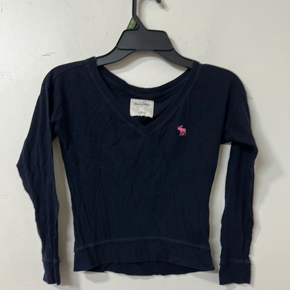 Abercrombie Kids Navy V-Neck Top with Pink Logo - Picture 1 of 2